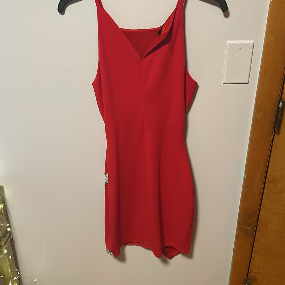 Red BodyCon Cocktail Dress - Picture 2 of 3